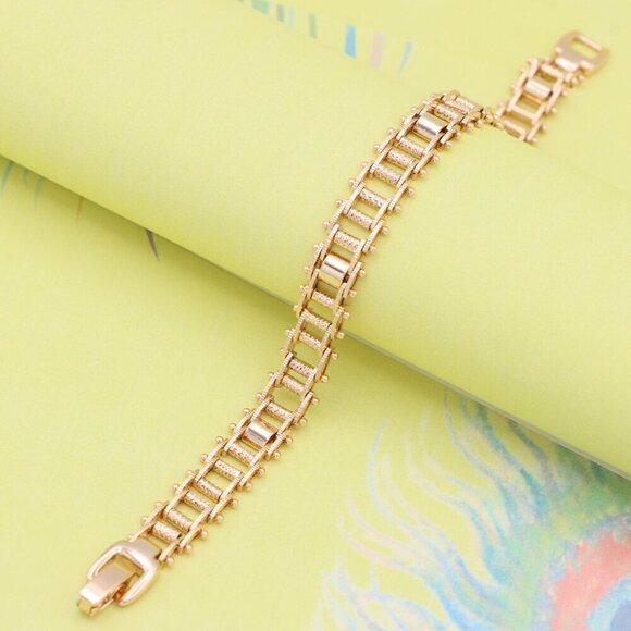 "Rose Gold Textured Link Chain Bracelet in Premium Brass Finish, XPBL0998 - Picture 5 of 13
